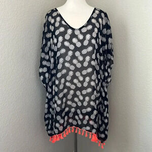 NO BOUNDARIES black & white pineapple coverup with fringe detail